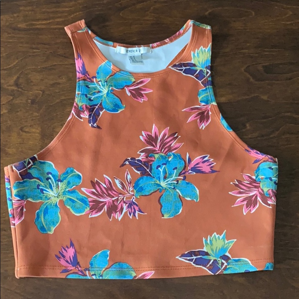 Crop top